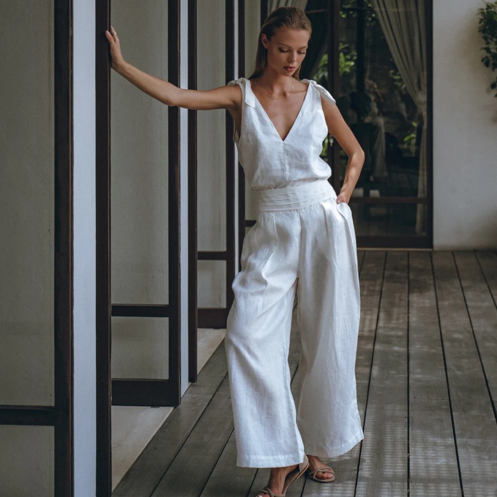 Minimalist white linen pants from Pampelone. New with tags!